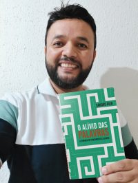 Livro o alívio das palavras do pensamento a escrita - Sandro Bier - Leitor Williams Barros